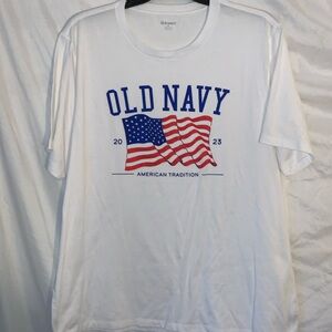 XXL white Old Navy T-shirt with American flag on the front never wore